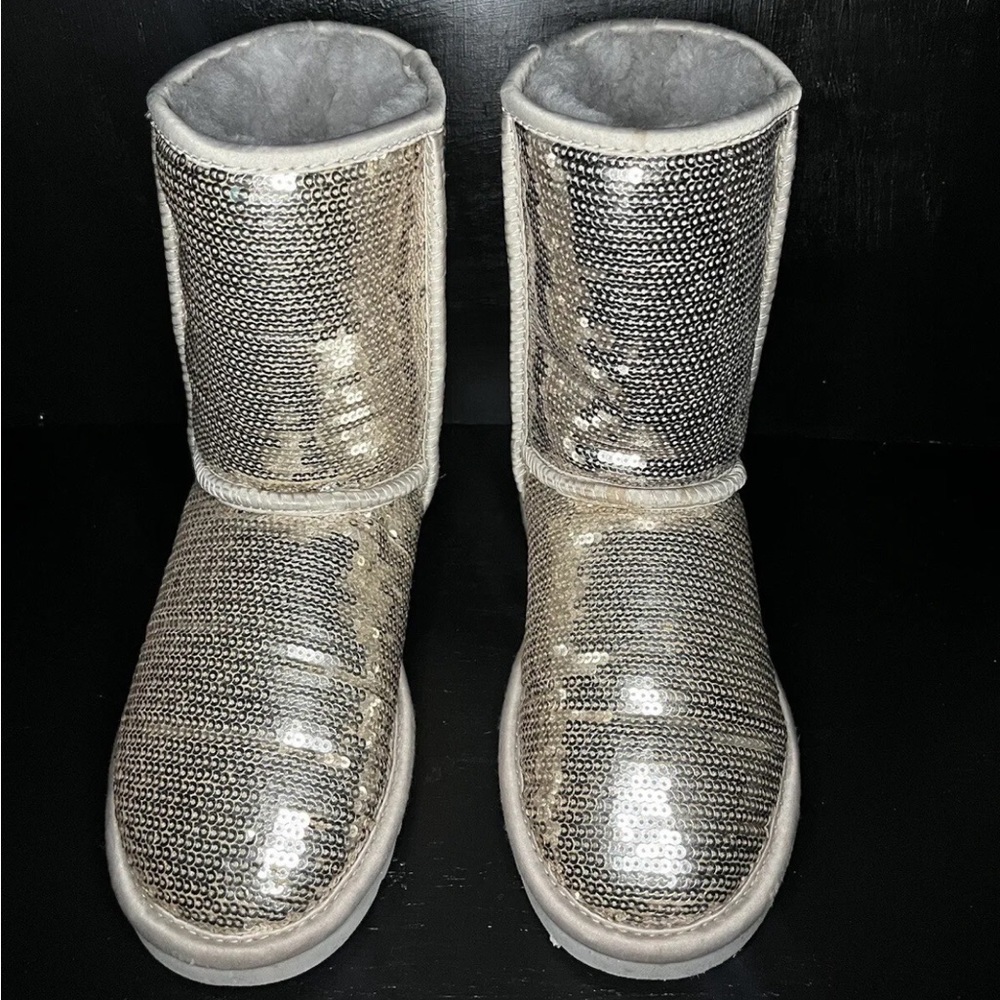 UGG Classic Short Sequin Silver Boots, women’s 5, UK 3.5